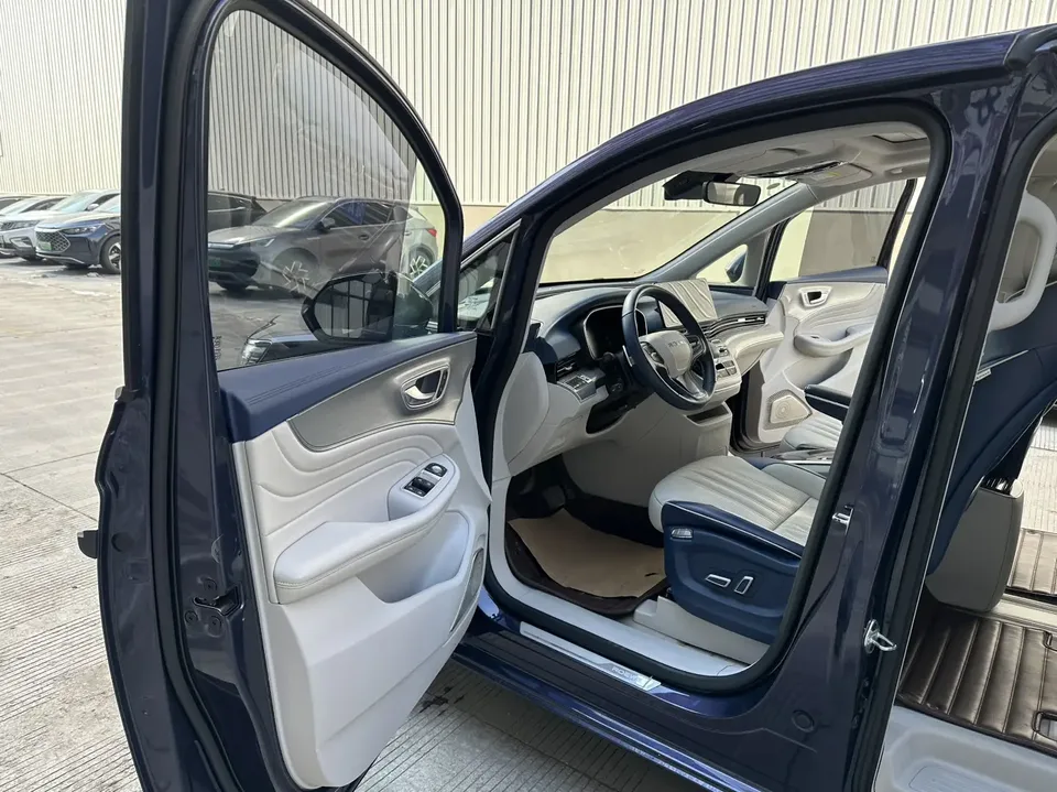 Roewe iMAX8 Roewe iMAX8 2022 400TGI Extreme Edition 2022 — миниатюра 5