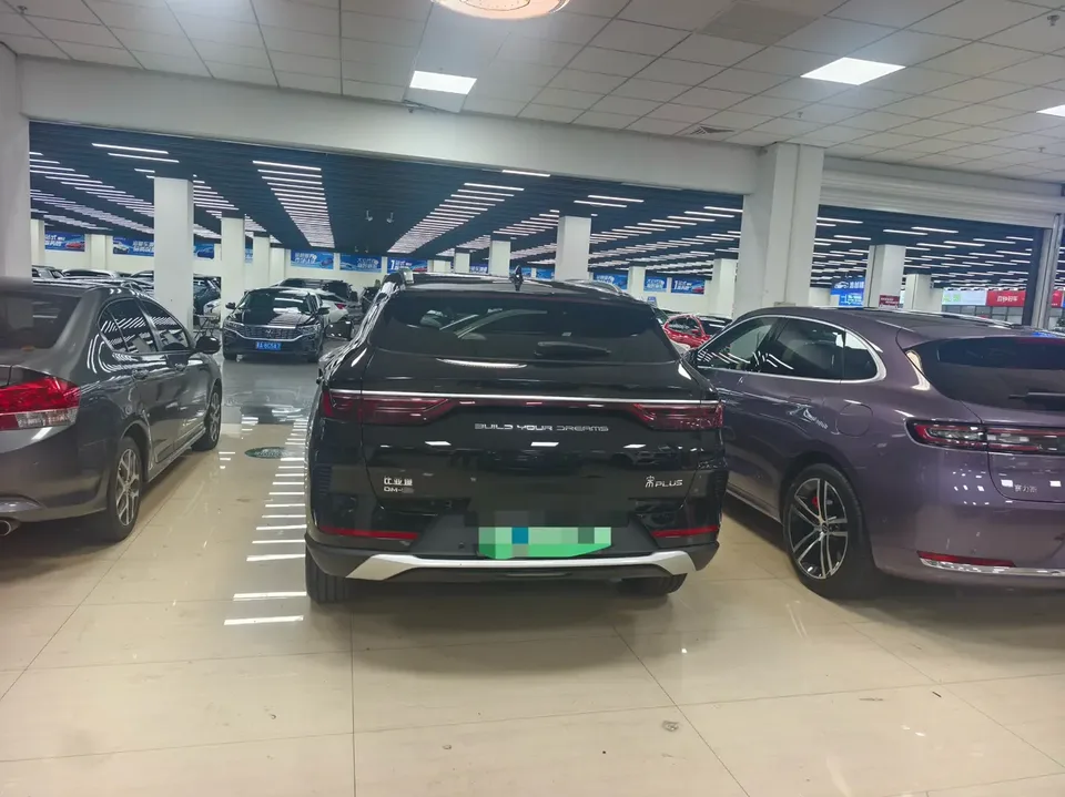 BYD Song PLUS DM DM-i 110KM 2WD Flagship PLUS 2023 — миниатюра 2