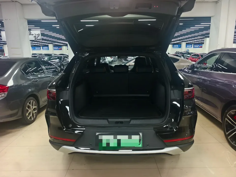 BYD Song PLUS DM DM-i 110KM 2WD Flagship PLUS 2023 — миниатюра 3