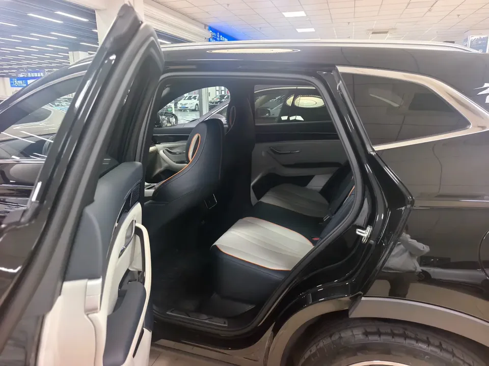BYD Song PLUS DM DM-i 110KM 2WD Flagship PLUS 2023 — миниатюра 5