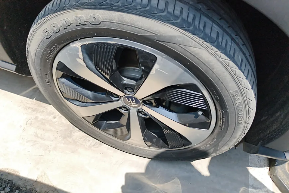 BYD Song PLUS DM Song PLUS DM DM-i 110KM 2WD Flagship PLUS 2022 — thumbnail 2