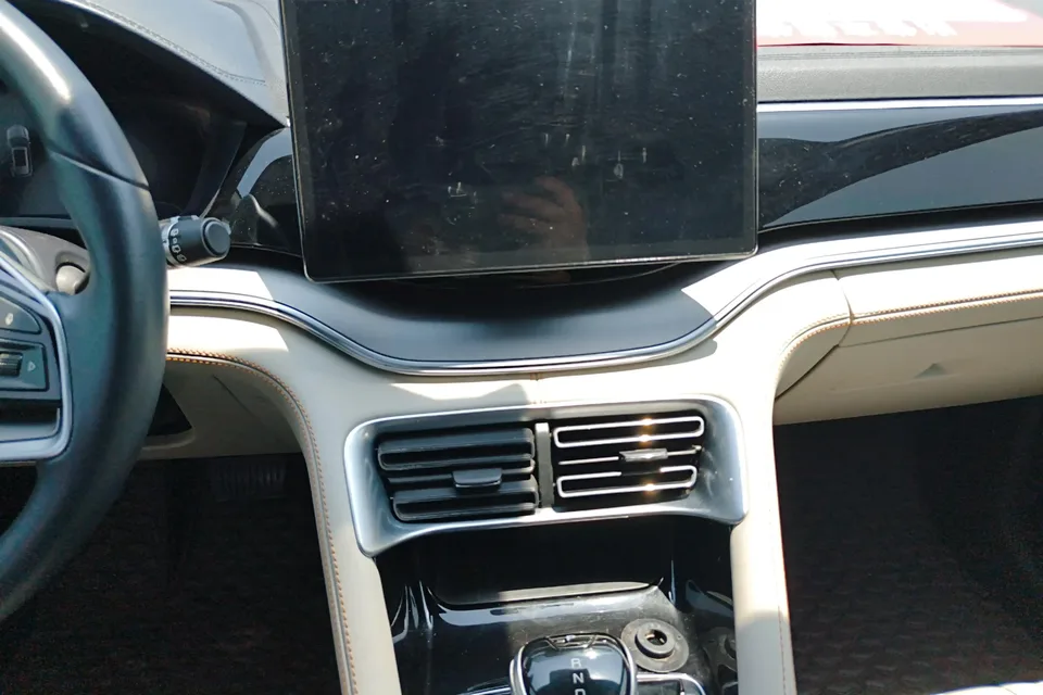 BYD Song PLUS DM Song PLUS DM DM-i 110KM 2WD Flagship PLUS 2022 — thumbnail 3