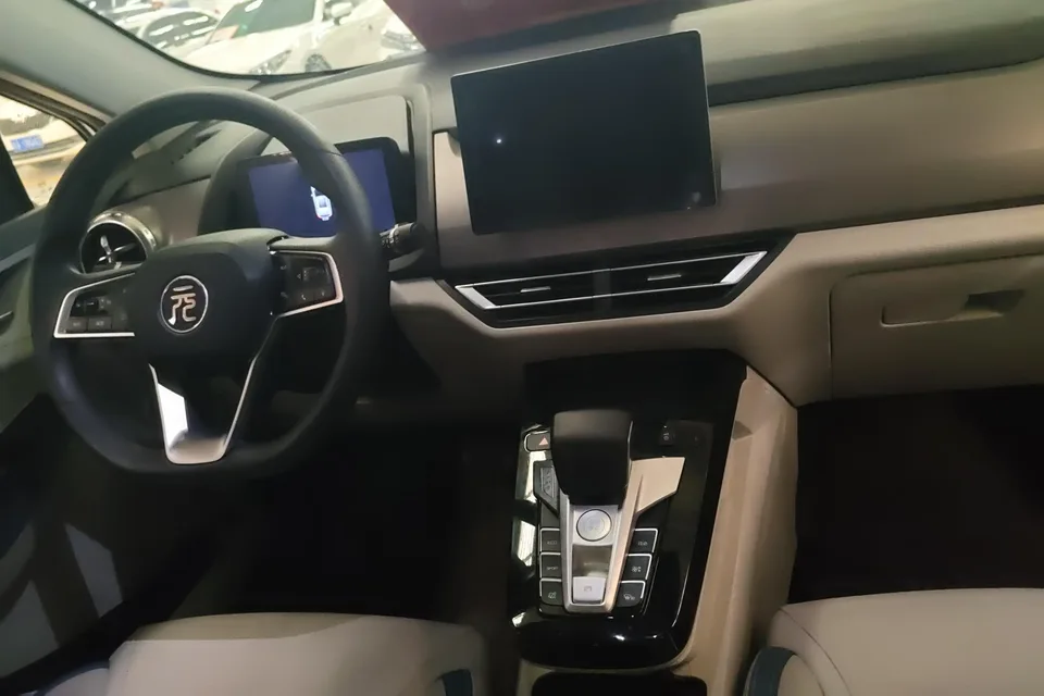 BYD Yuan Pro Yuan Pro 401KM Premium Edition 2023 — миниатюра 5