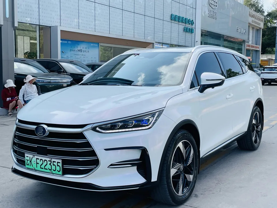 BYD Tang DM Tang DM DM-i Champion Edition 112KM Premium Edition 2023 — photo 1, buy with delivery to Moscow
