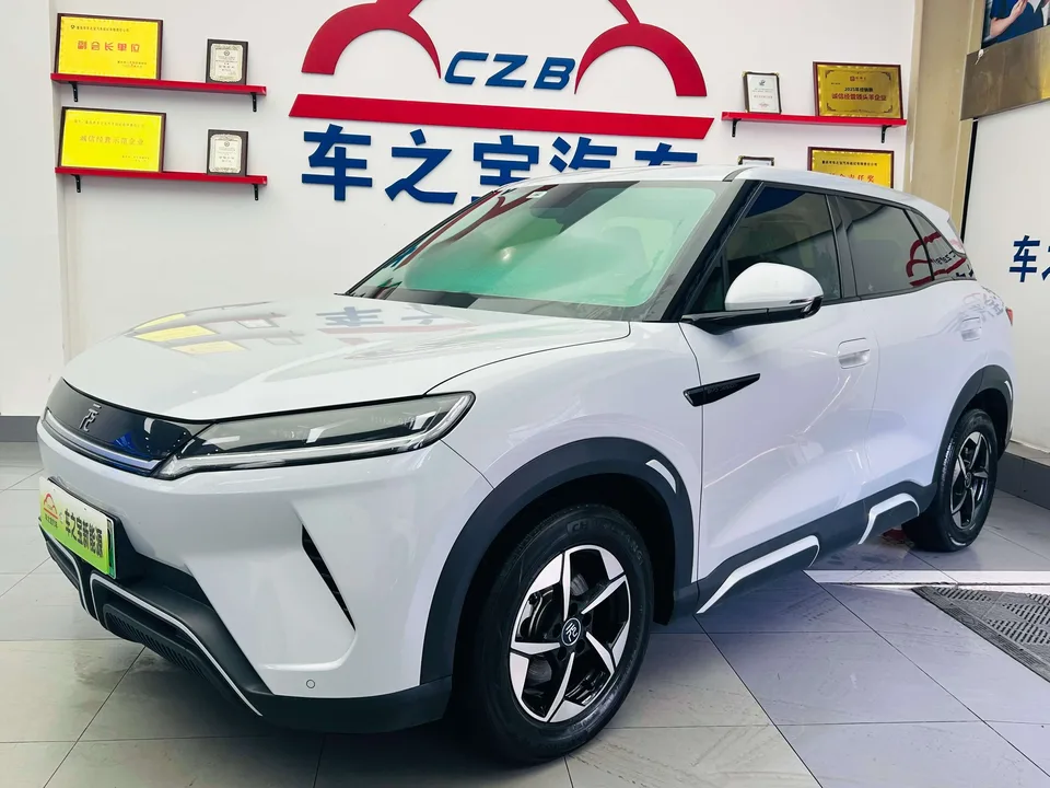 BYD Yuan Up Yuan UP 401KM Leading Model 2024 — photo 1, buy with delivery to Moscow