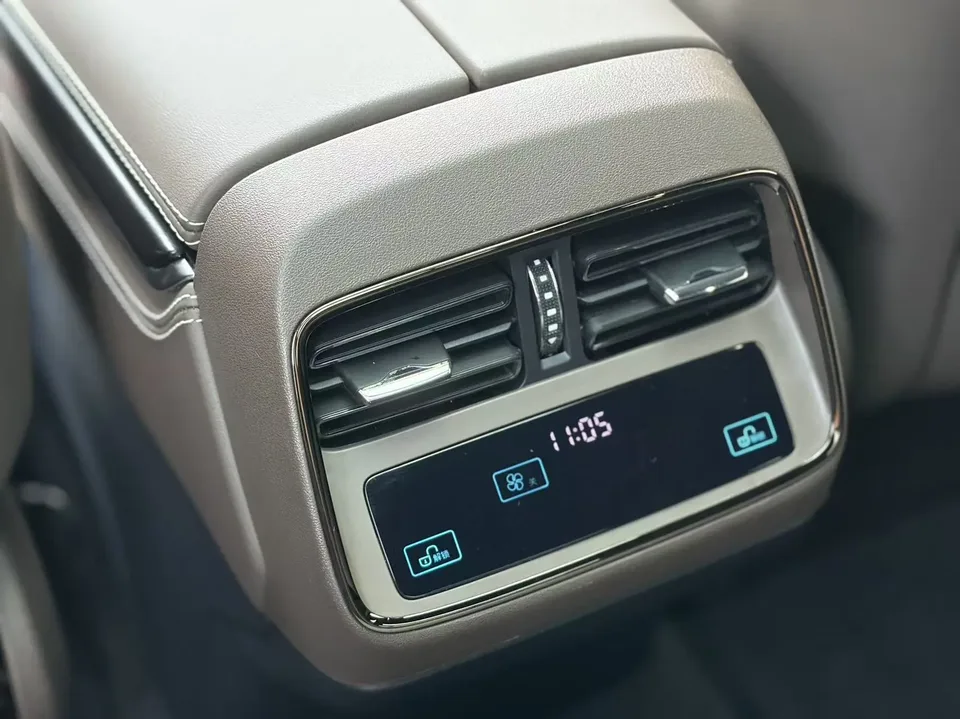 BYD Han EV Honor Edition 506KM Premium Model 2024 — миниатюра 3