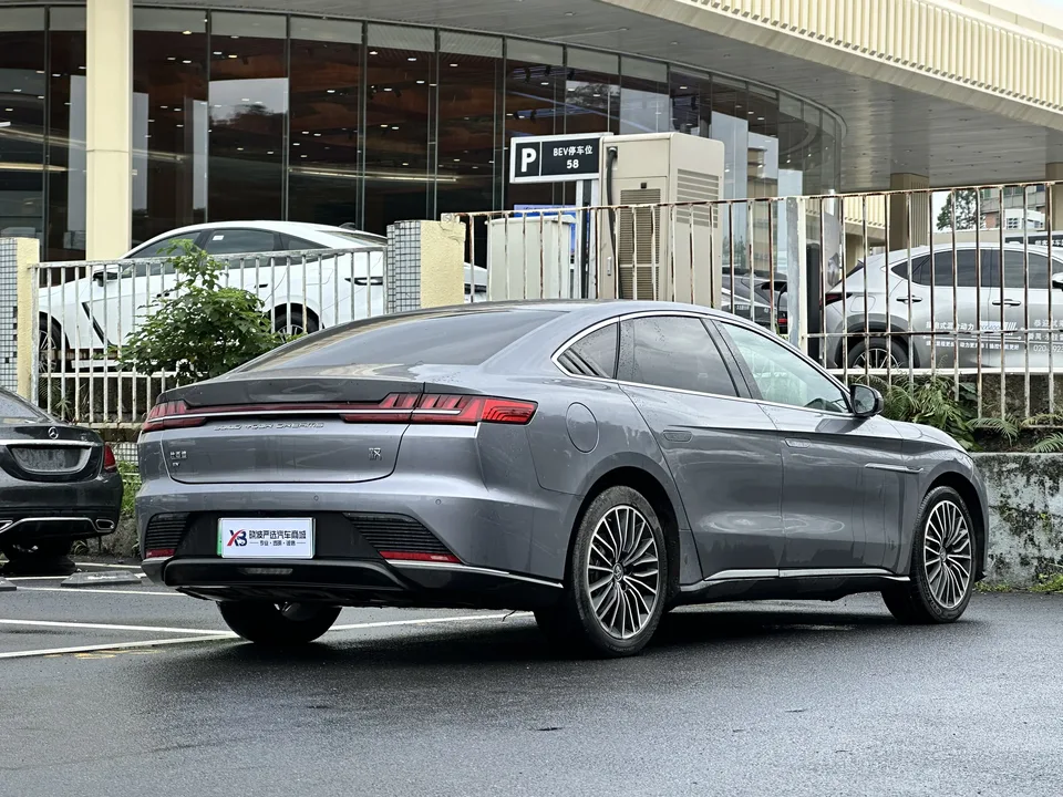 BYD Han EV Super Long Range Luxury Edition 2022 — миниатюра 2