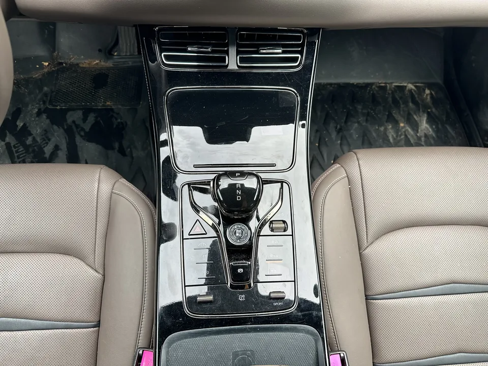 BYD Han EV Super Long Range Luxury Edition 2022 — миниатюра 3