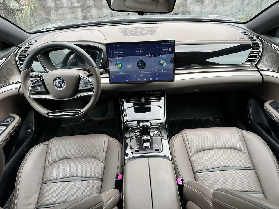 BYD Han EV Super Long Range Luxury Edition 2022 — миниатюра 4