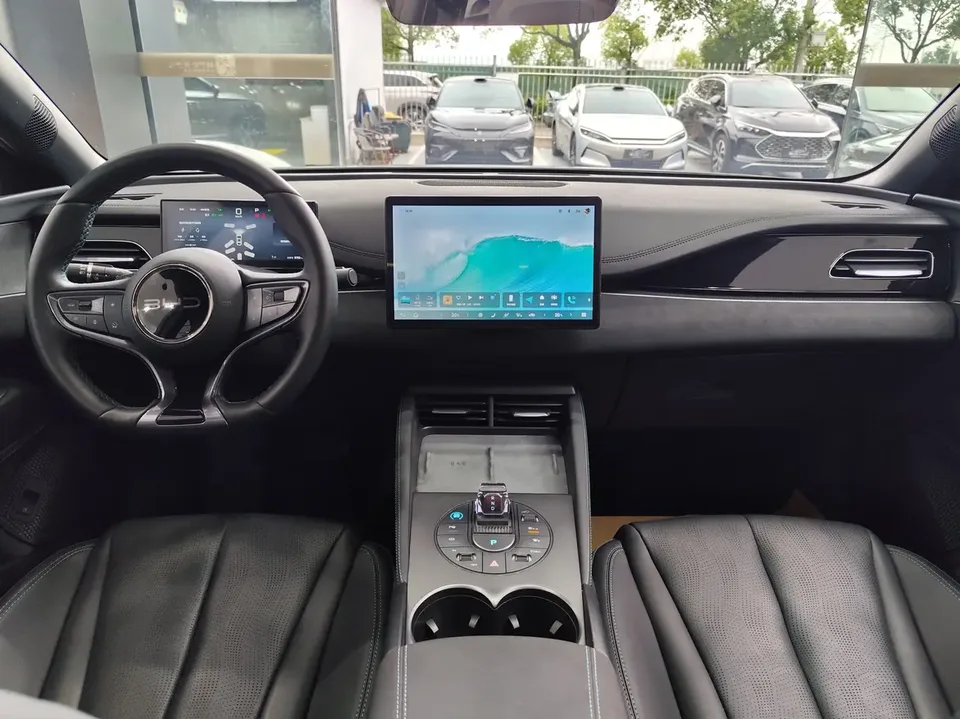 BYD Seal 06DM Intelligent Driving Edition DM-i 120KM Premium Edition 2025 — миниатюра 5