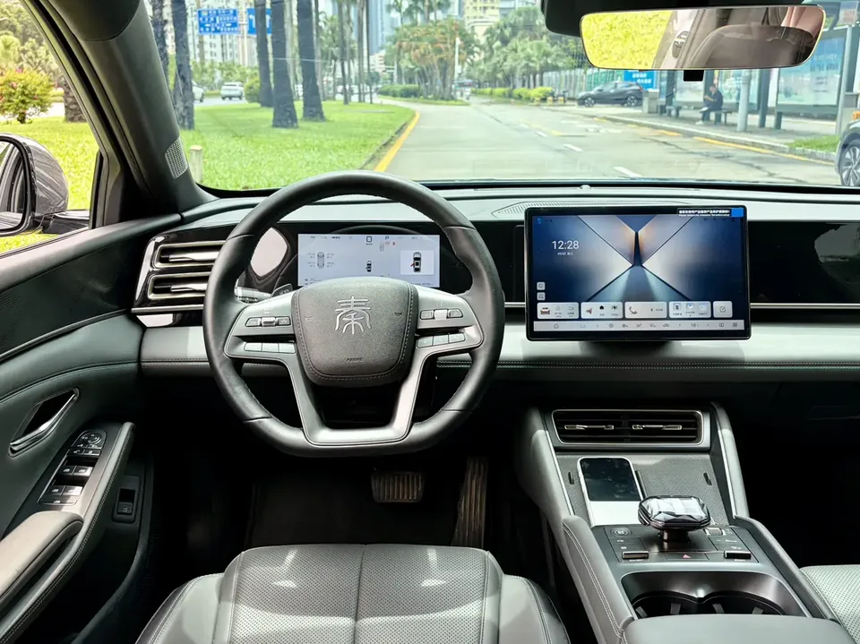 BYD Qin L DM Qin L DM Intelligent Driving Edition DM-i 120KM Leading Edition 2025 — thumbnail 4