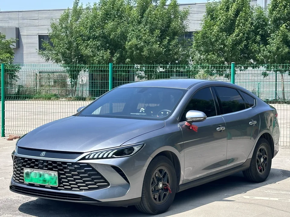 BYD Qin PLUS DM Qin PLUS DM Intelligent Driving Edition DM-i 55KM Leading Edition 2025 — photo 1, buy with delivery to Moscow
