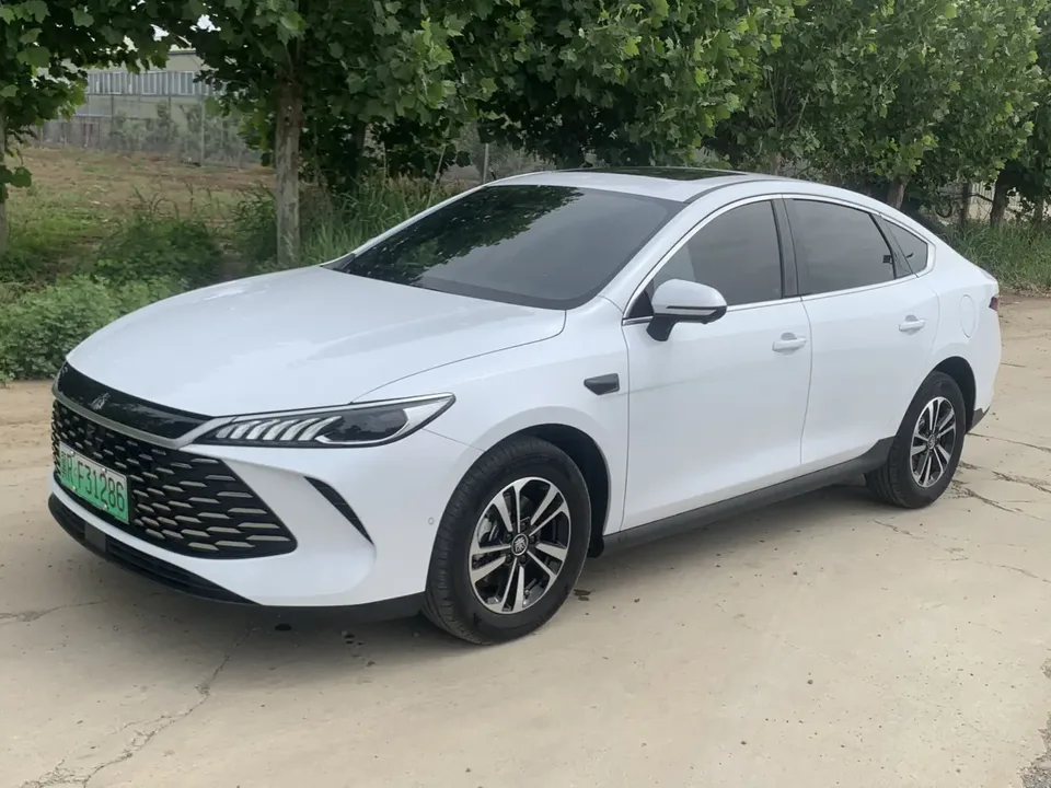 BYD Qin PLUS DM Qin PLUS DM Intelligent Driving Edition DM-i 120KM Beyond Edition 2025 — photo 1, buy with delivery to Moscow