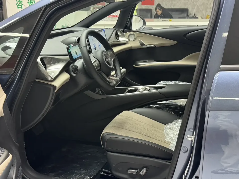 BYD Dolphin Dolphin Honor Edition 420km Free Edition 2024 — thumbnail 5