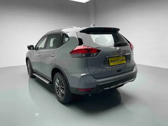 Nissan X-Trail Qijun Honor 2.0L 2WD Leading Edition 2025 — thumbnail 2