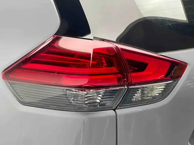 Nissan X-Trail Qijun Honor 2.0L 2WD Leading Edition 2025 — thumbnail 4