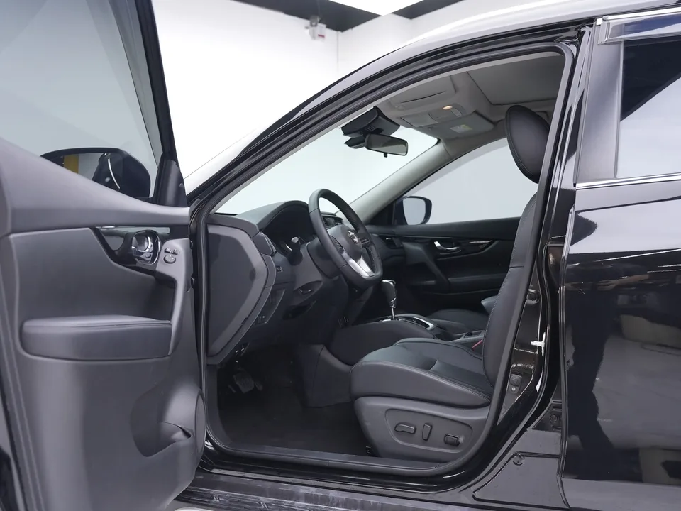 Nissan X-Trail Qijun Classic Edition 2.0L 2WD Intelligent Link Premium Edition 2023 — миниатюра 3