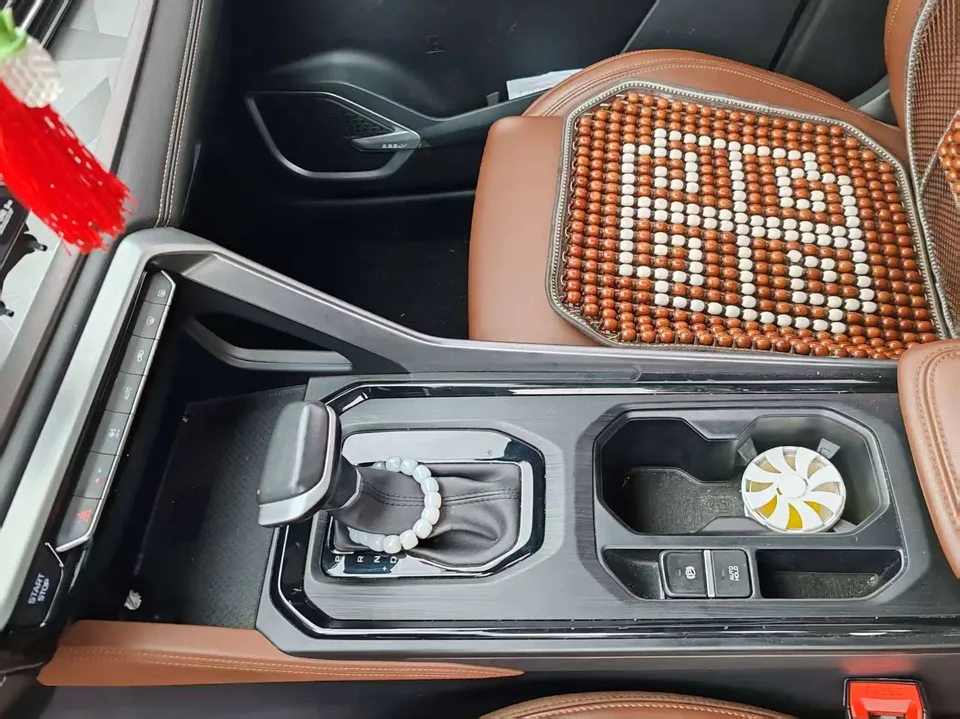 Geely Vision X6 PRO 1.4T Automatic Premium Edition 2023 — миниатюра 3
