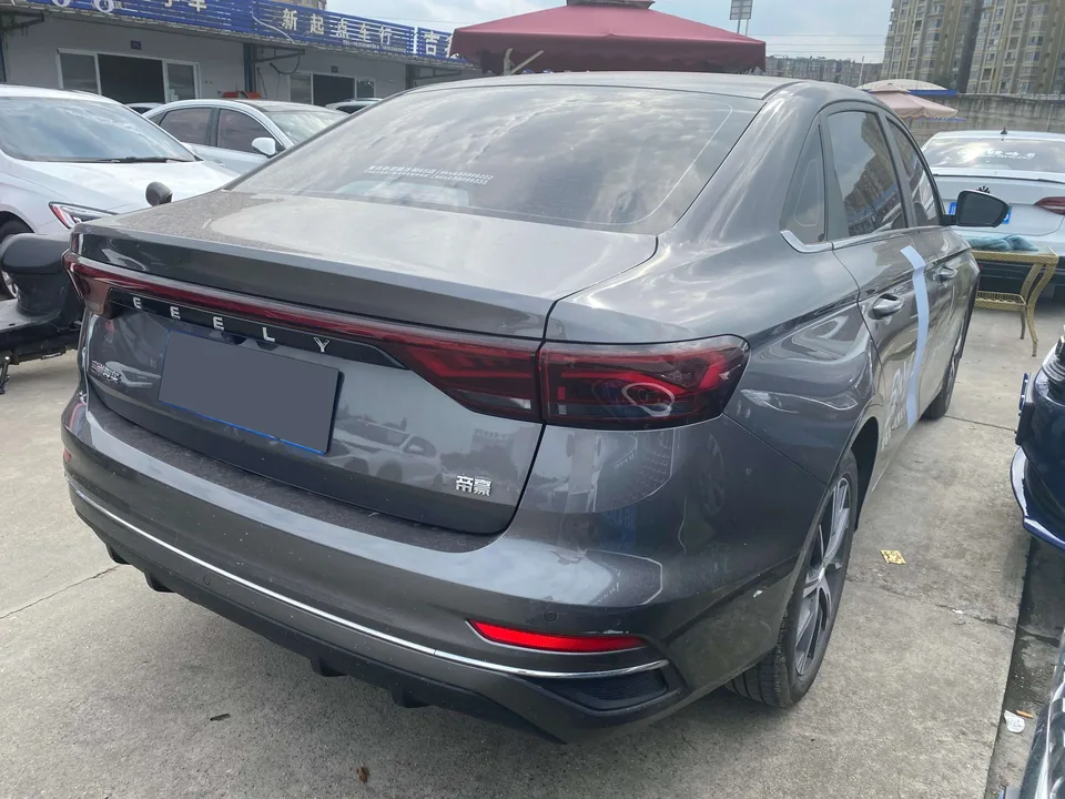 Geely Emgrand emgrand 4th generation 1.5L CVT flagship model 2022 — thumbnail 2