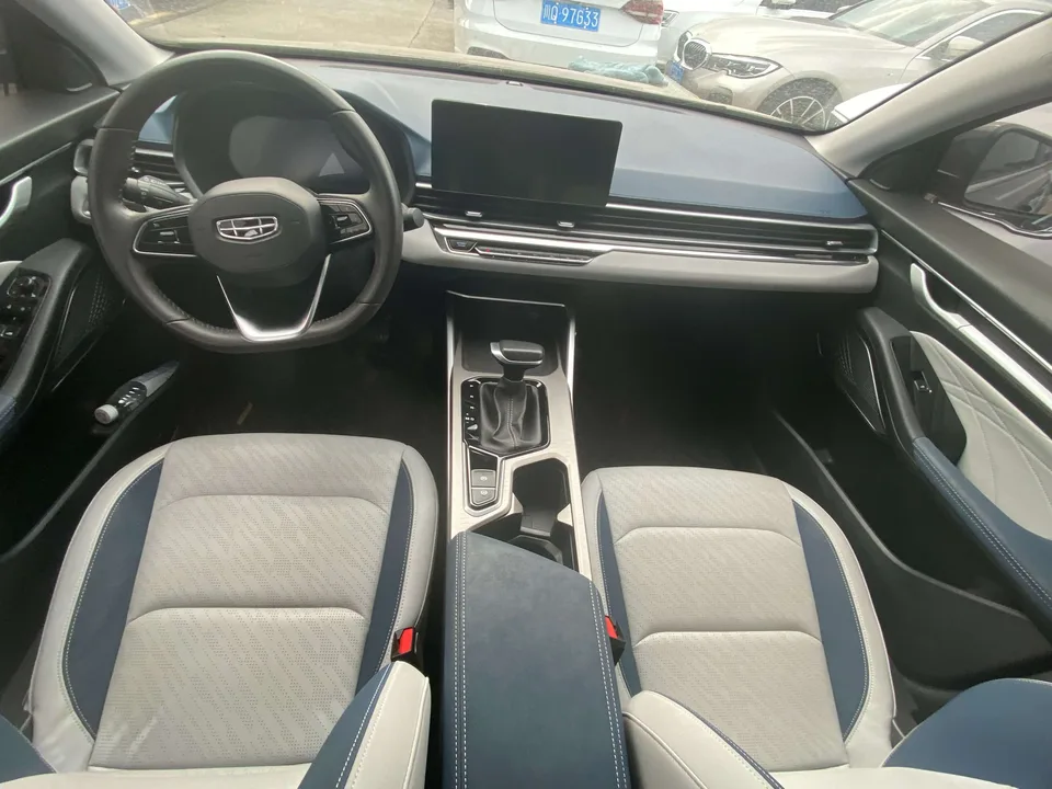 Geely Emgrand emgrand 4th generation 1.5L CVT flagship model 2022 — thumbnail 3