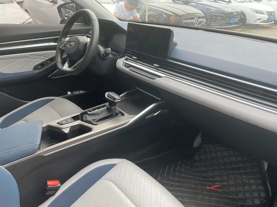 Geely Emgrand emgrand 4th generation 1.5L CVT flagship model 2022 — thumbnail 4