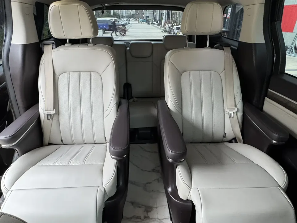 GAC Trumpchi M8 Trumpchi M8 2021 Lead Show Series 390T Exclusive Edition 2022 — миниатюра 3