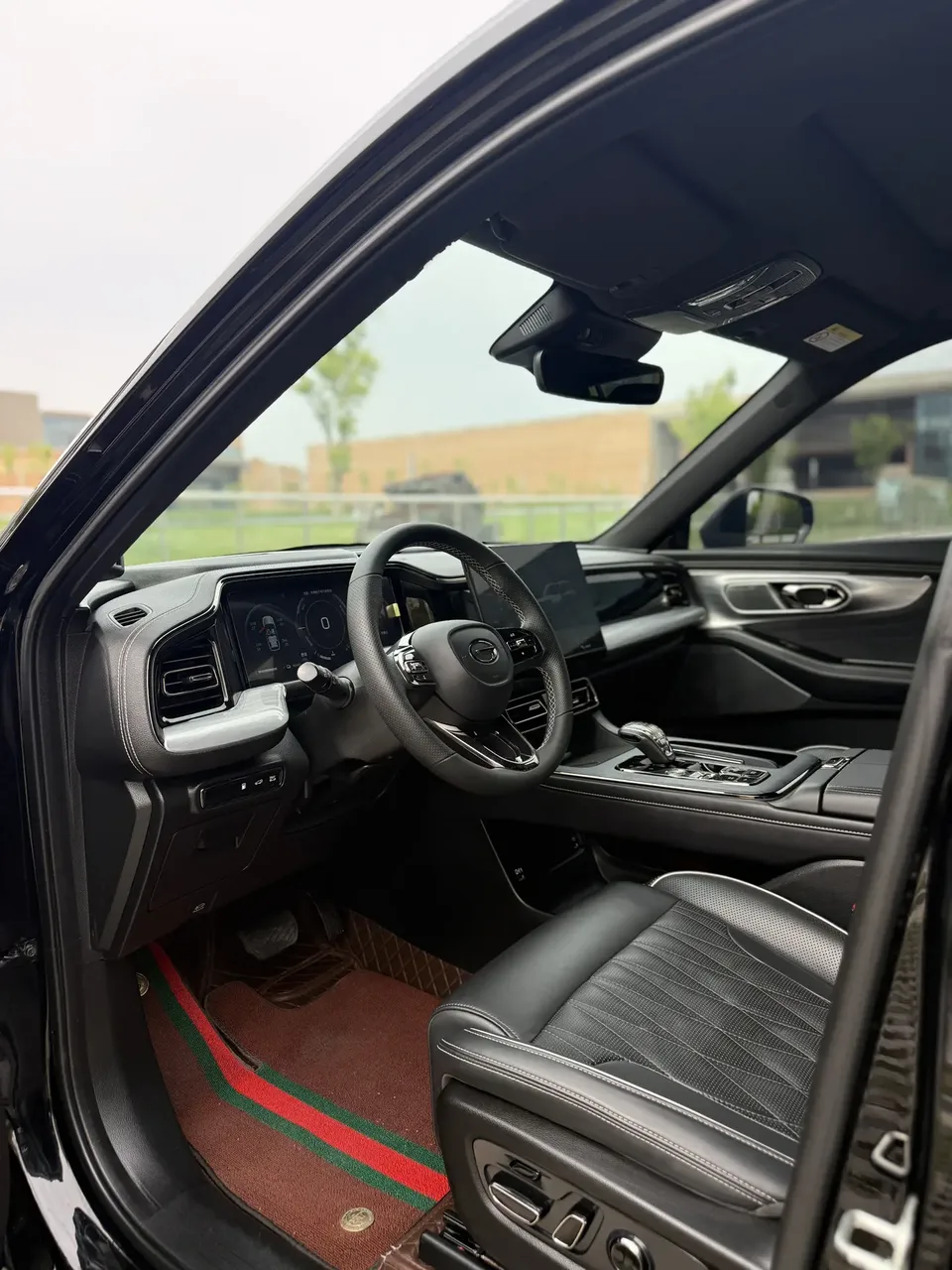 GAC Trumpchi GS8 Trumpchi GS8 2022 Pilot Series 2.0TGDI 2WD Premium Edition 7 Seaters 2023 — миниатюра 5