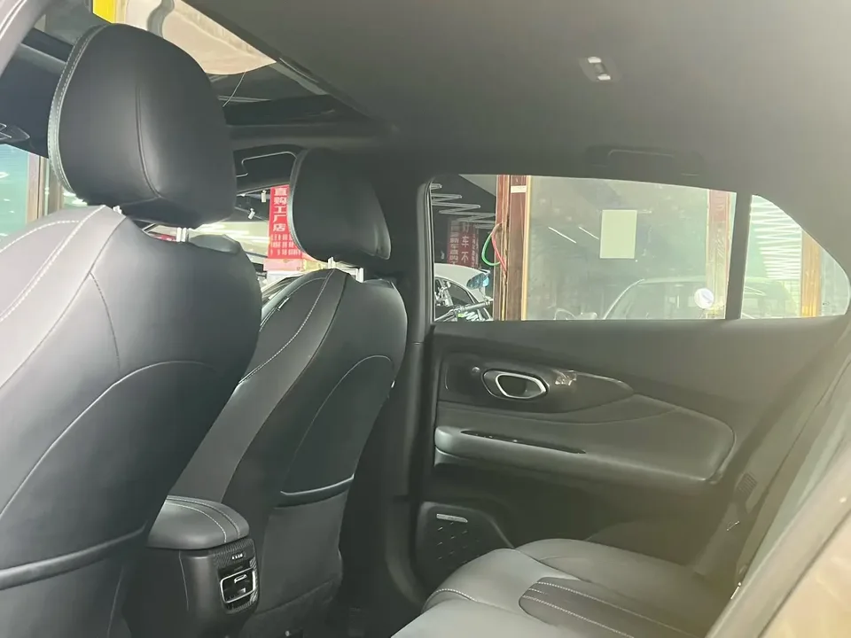 GAC Trumpchi Empow Shadow Leopard 270T DCT S 2024 — thumbnail 3