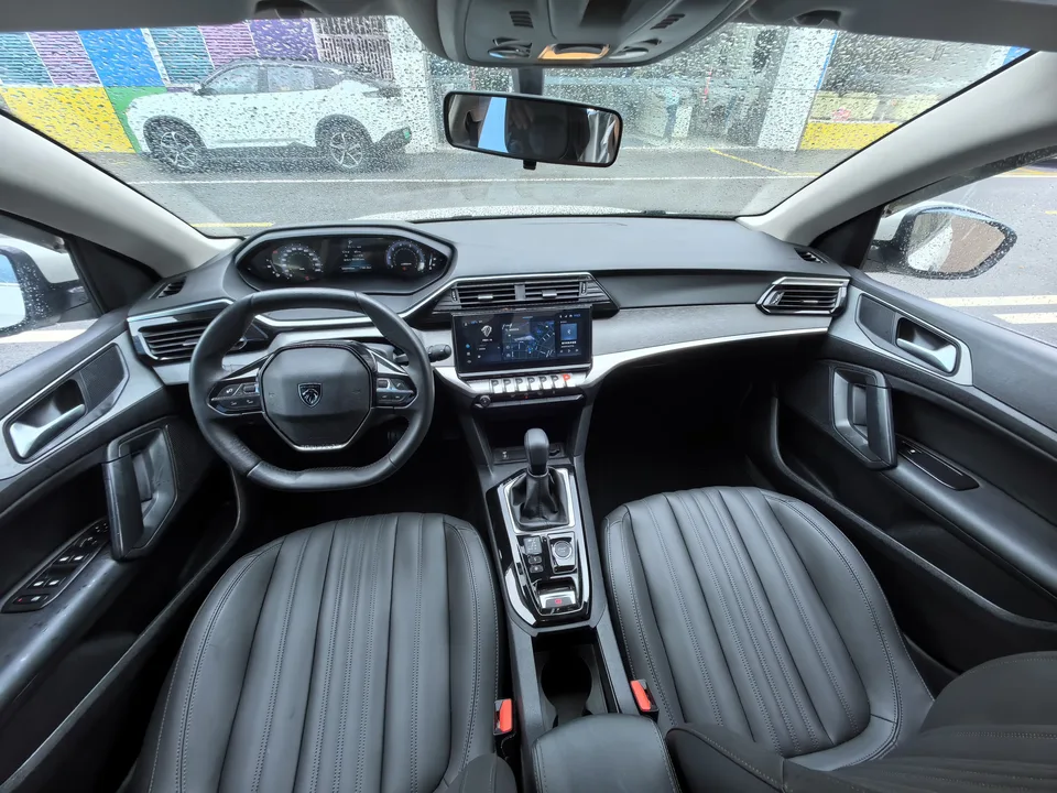 Peugeot 408 Peugeot 408 1.6T Light Chasing Edition 2022 — thumbnail 3