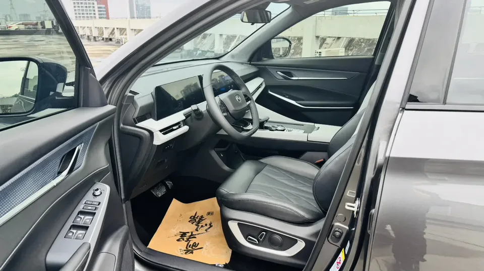 Changan CS75PLUS third generation champion version 1.5T automatic intelligent driving dynamic navigation model 2025 — миниатюра 4