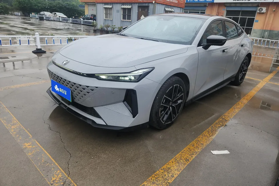 Changan UNI-V 2024