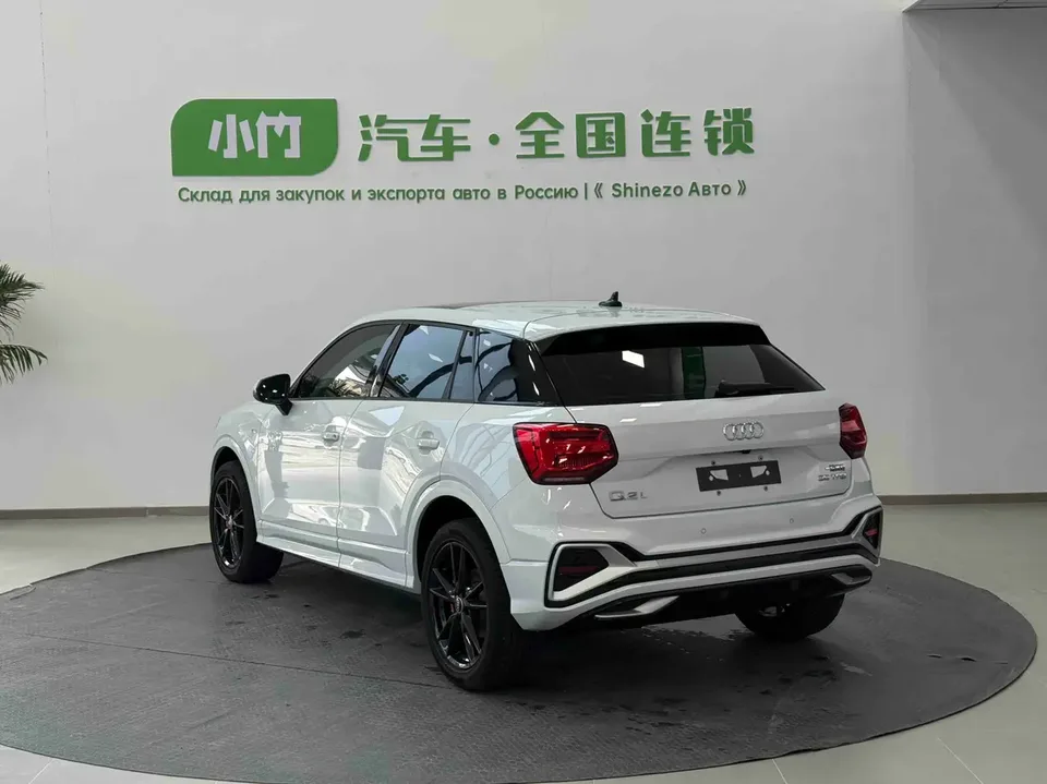 Audi Q2L Audi Q2L 2022 35 TFSI aggressive and dynamic model 2022 — миниатюра 2
