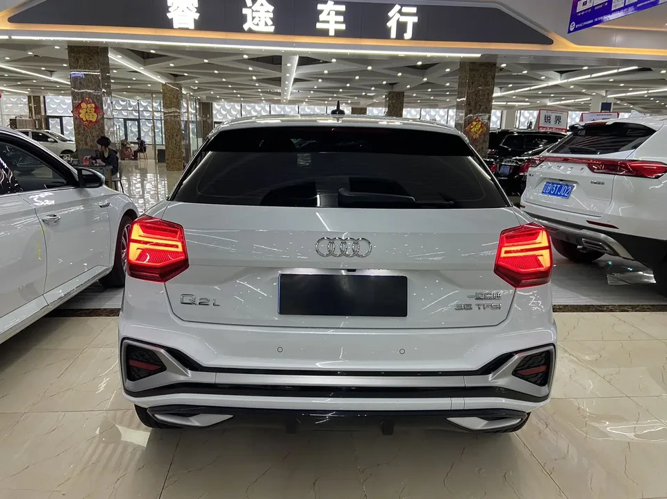 Audi Q2L Audi Q2L 2022 35 TFSI Fashion Dynamic Edition 2023 — миниатюра 2