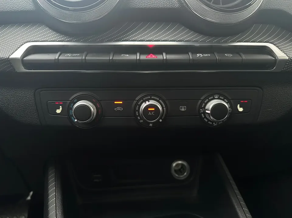 Audi Q2L Q2L Audi Q2L 2022 35 TFSI aggressive and dynamic model 2023 — thumbnail 3