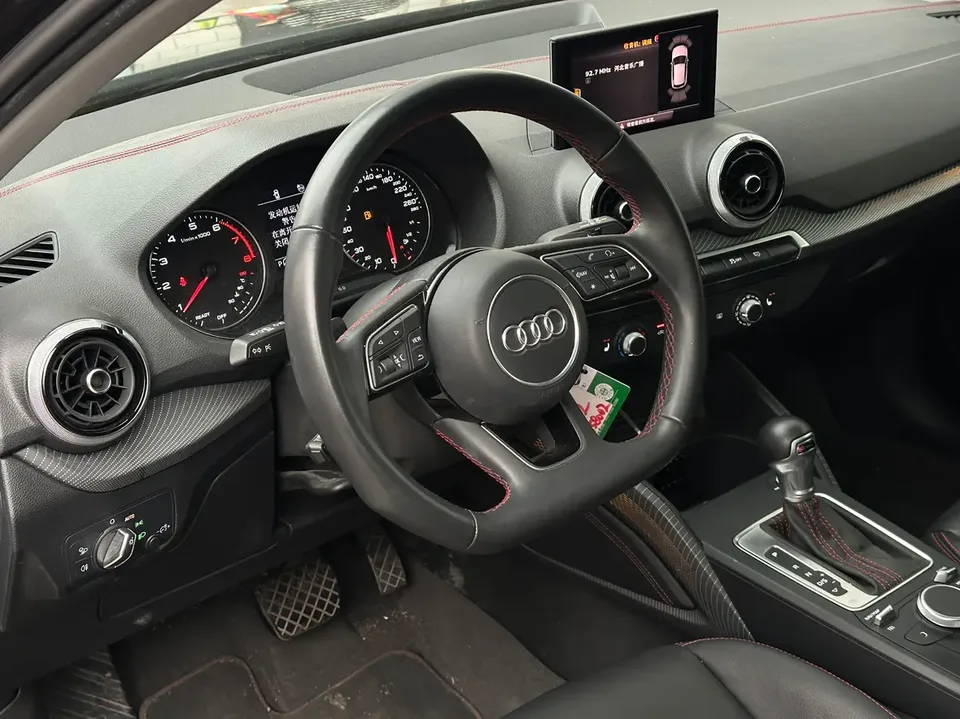 Audi Q2L Q2L Audi Q2L 2022 35 TFSI aggressive and dynamic model 2023 — thumbnail 5