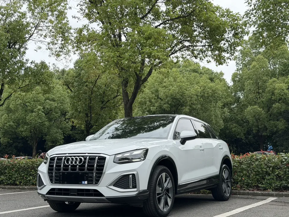 Audi Q2L 2024