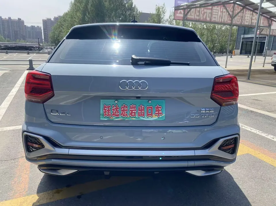 Audi Q2L Audi Q2L 2022 35 TFSI aggressive and dynamic model 2023 — миниатюра 2