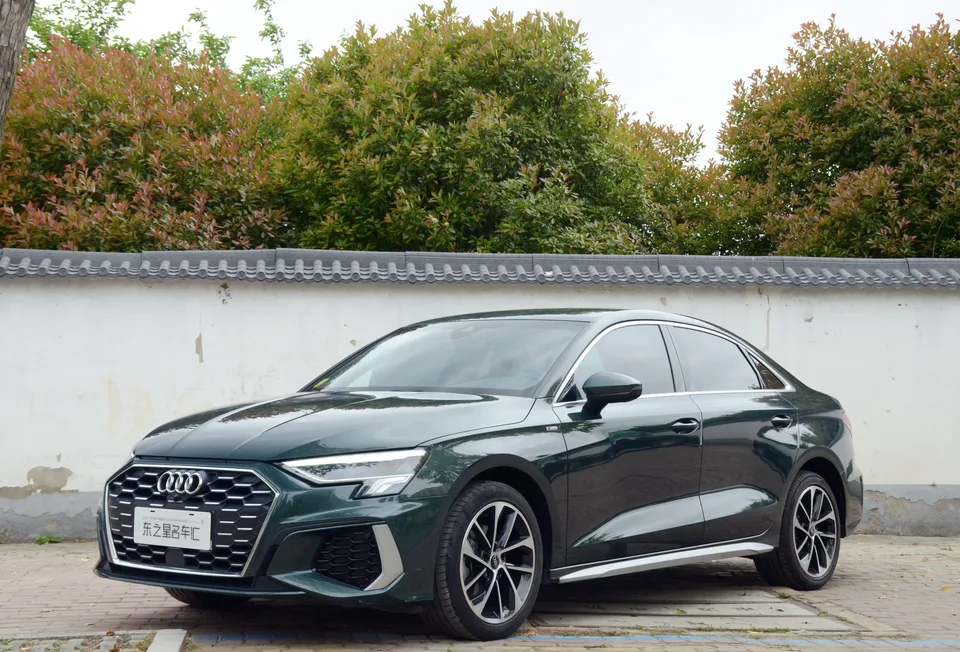 Audi A3 Audi A3 A3L Limousine 35 TFSI Progressive Sports 2022 — photo 1, buy with delivery to Moscow