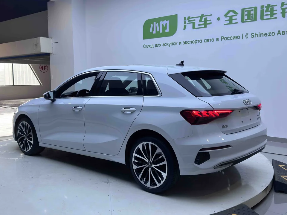 Audi A3 A3 Sportback 35 TFSI Luxurious and Elegant Model 2023 — thumbnail 2