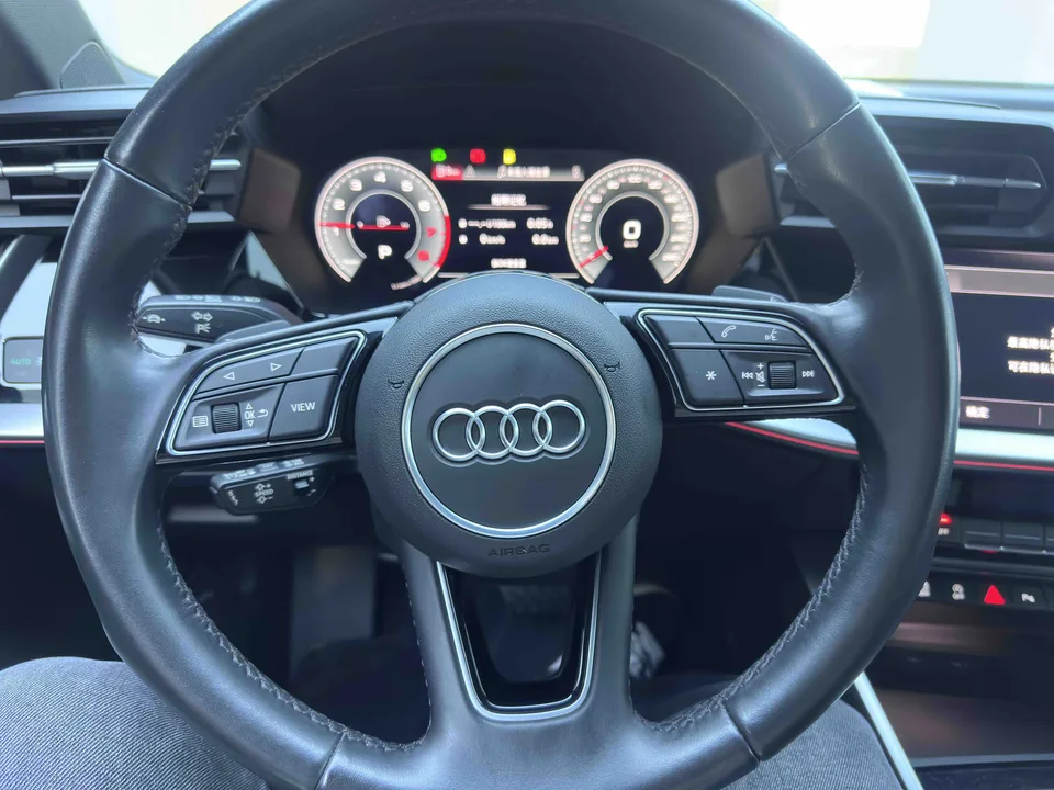 Audi A3 A3 Sportback 35 TFSI Luxurious and Elegant Model 2023 — thumbnail 5