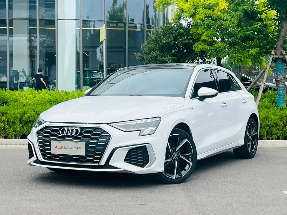 Audi A3 A3 facelift Sportback 35 TFSI stylish and sporty 2023 — photo 1, buy with delivery to Moscow