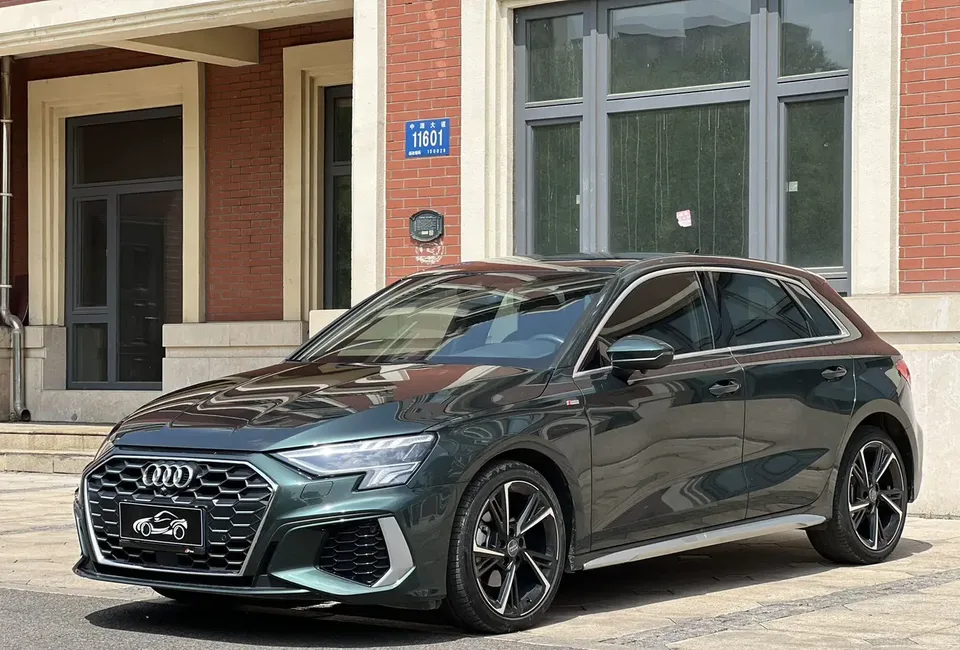 Audi A3 A3 Sportback 35 TFSI stylish and sporty 2022 — photo 1, buy with delivery to Moscow