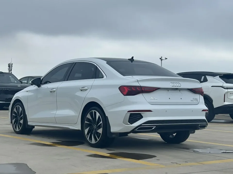 Audi A3 A3 facelift A3L Limousine 35 TFSI stylish and sporty 2023 — thumbnail 2