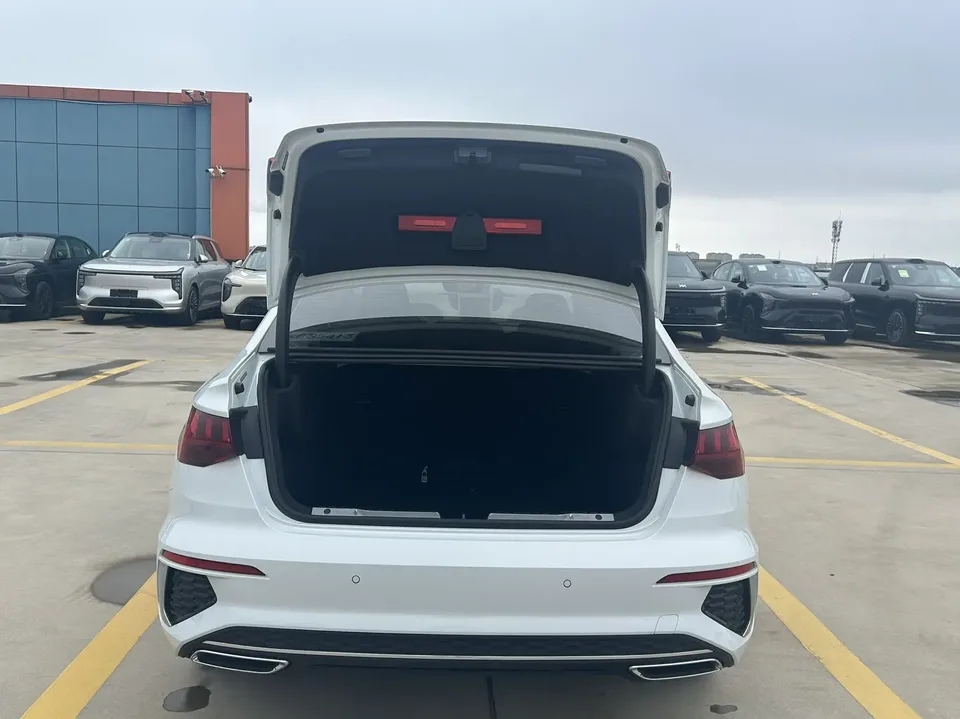 Audi A3 A3 facelift A3L Limousine 35 TFSI stylish and sporty 2023 — thumbnail 3