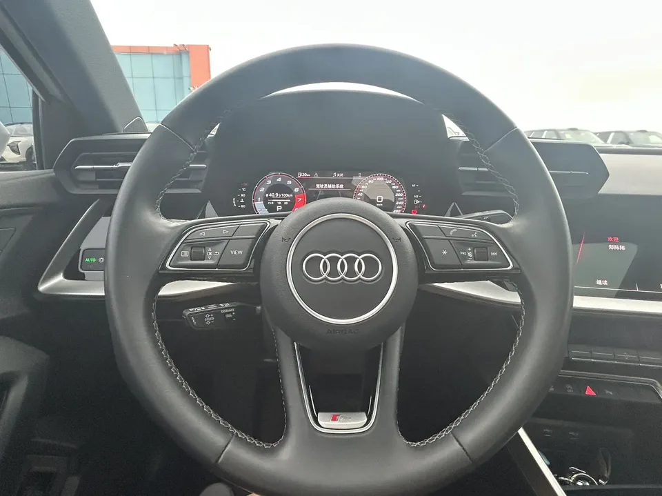 Audi A3 A3 facelift A3L Limousine 35 TFSI stylish and sporty 2023 — thumbnail 4
