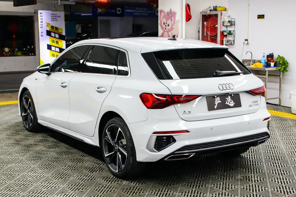 Audi A3 A3 Sportback 35 TFSI stylish and sporty 2023 — thumbnail 4