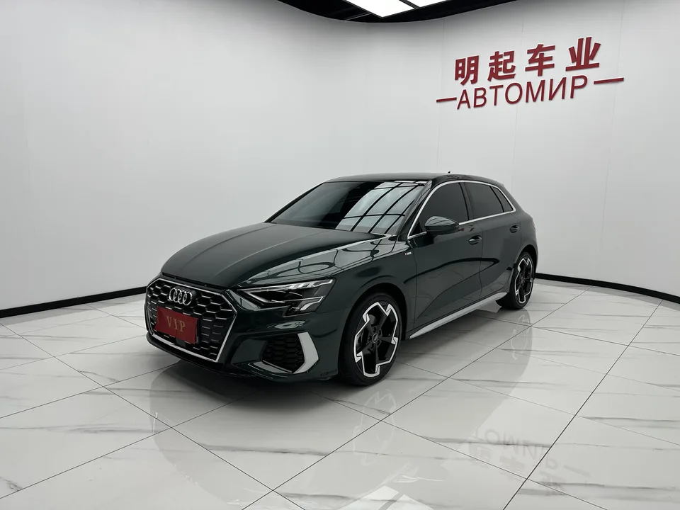 Audi A3 facelift Sportback 35 TFSI luxury sports model 2023 — миниатюра 3