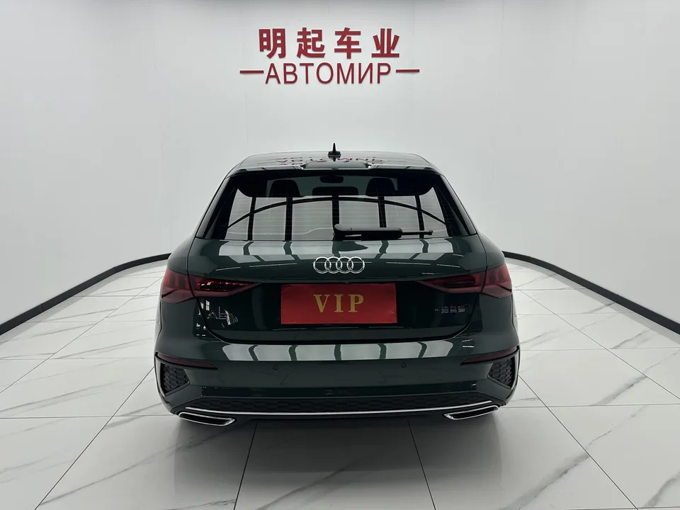 Audi A3 facelift Sportback 35 TFSI luxury sports model 2023 — миниатюра 5