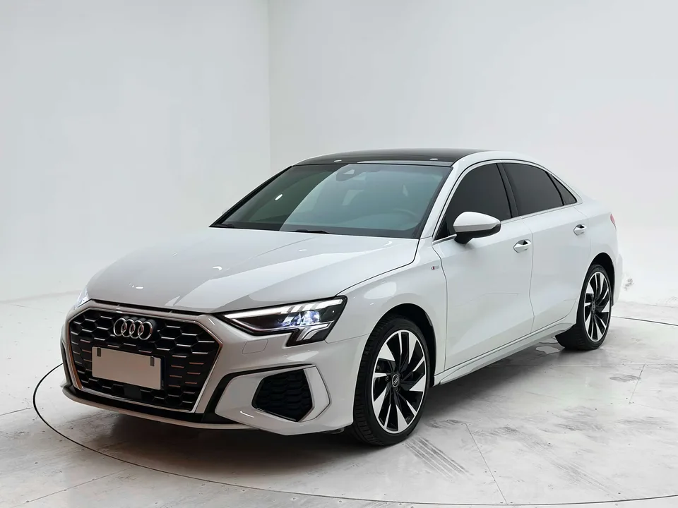 Audi A3 A3L Limousine 35 TFSI Fashion Sports 2023 — фото 1, купить с доставкой в Москву