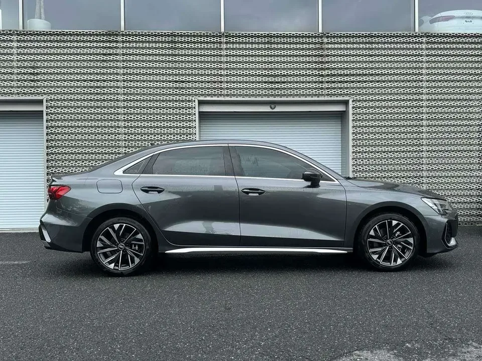 Audi A3 2026 Audi A3 A3L Limousine 35 TFSI Flying Spur Enjoyment Edition 2025 — миниатюра 5